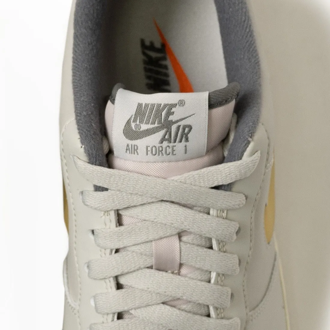 Nike Men Air Force 1 '07 Lx (light bone / pale vanilla-tumbled grey)