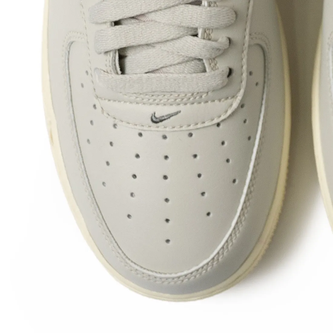 Nike Men Air Force 1 '07 Lx (light bone / pale vanilla-tumbled grey)