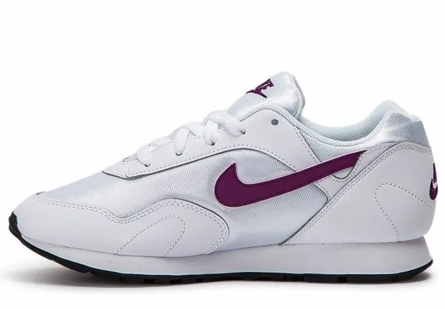 Nike Outburst Sneakers White/Bright Grape 7.5 WMNS