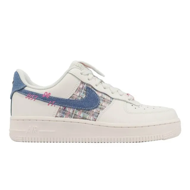 Nike WMNS Air Force 1 07 LX Denim Swoosh Boucle