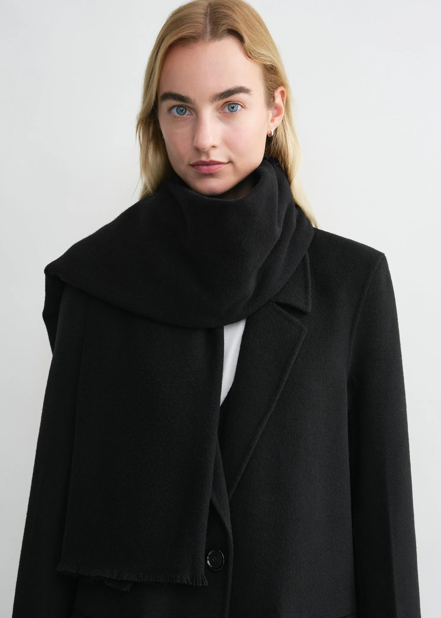 Wide classic wool scarf black